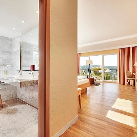 Szálloda Kronelamm Im Schwarzwald 4*