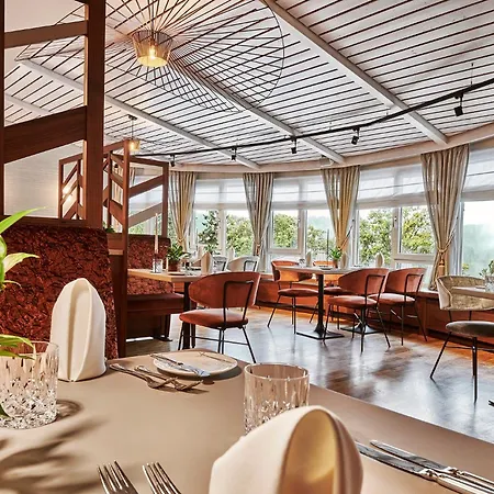 Szálloda Kronelamm Im Schwarzwald 4*