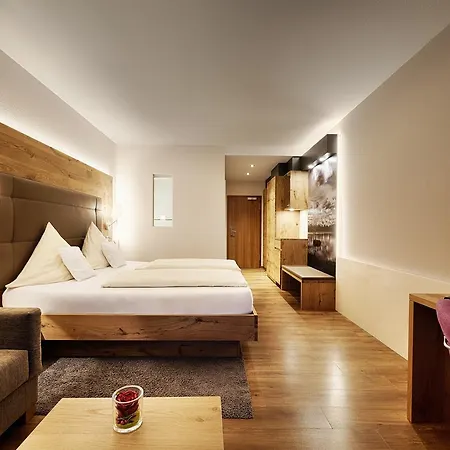 Kronelamm Im Schwarzwald 4* Бад-Тайнах-Цавельштайн