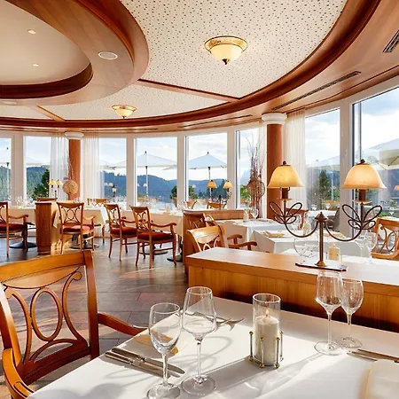 Szálloda Kronelamm Im Schwarzwald 4*