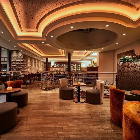 Отель Kronelamm Im Schwarzwald Бад-Тайнах-Цавельштайн